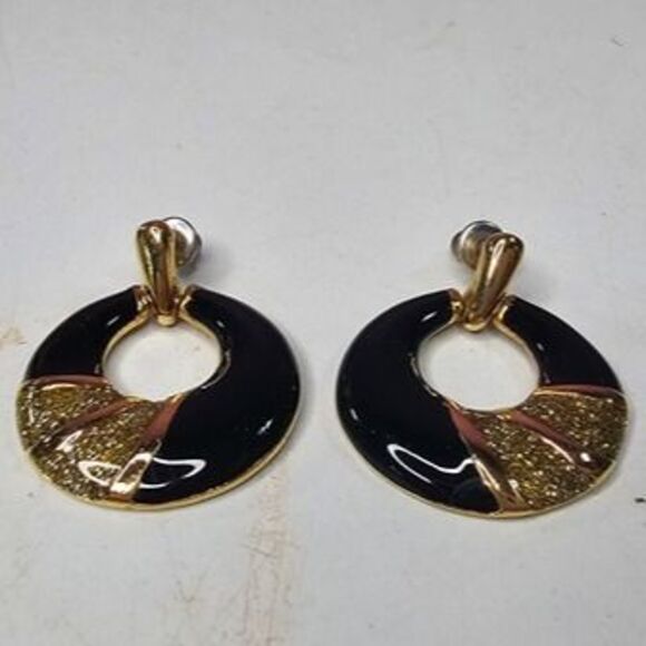 Vintage 1980's 1990's Black Enamel Gold Flake and Gold Tone Necklace Earring Set - Picture 3 of 4